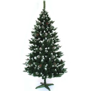 Vánoční stromek s imitací sněhu na větvičkách o výšce 220 cm