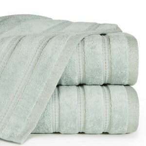 Osuška GLORY v jemně zelené barvě, s velurovým okrajem a lesklou nití Šířka: 50 cm | Délka: 90 cm