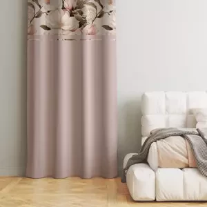 Dekorativní závěs v pudrově růžové barvě s jemným vzorem pivoňky Šírka: 160 cm | Dĺžka: 270 cm (v sade 1 kus)